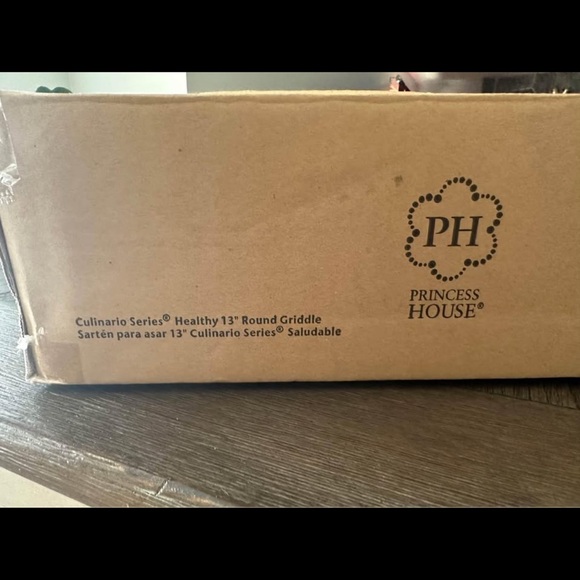 Princess House 13" Stainless Steel Round Griddle with Glass Lid - Picture 5 of 5